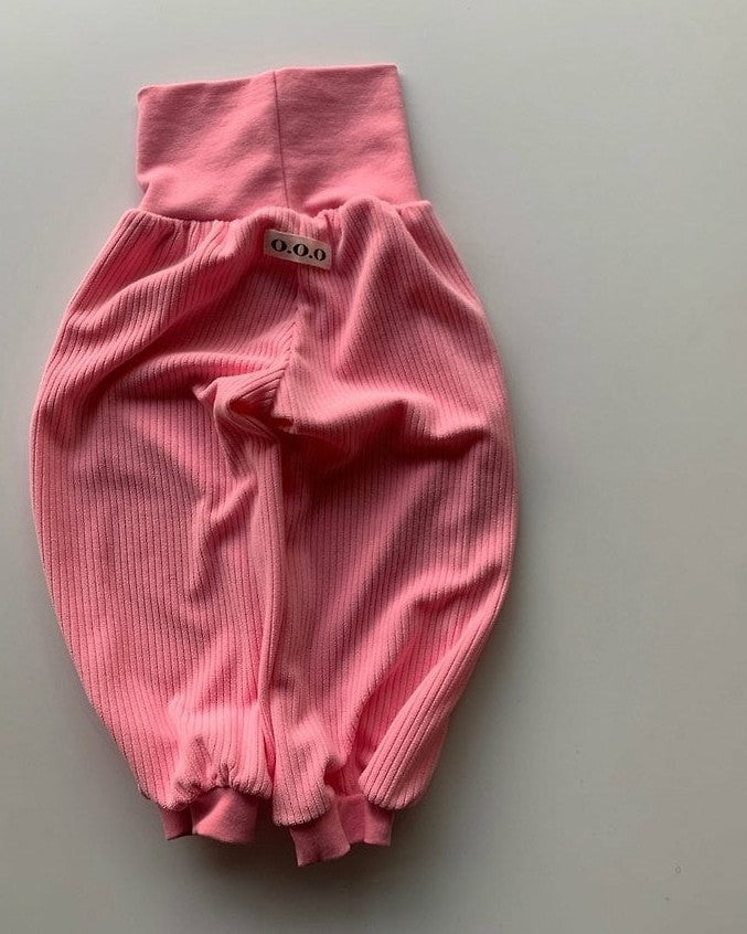 [O.O.O]mare pants