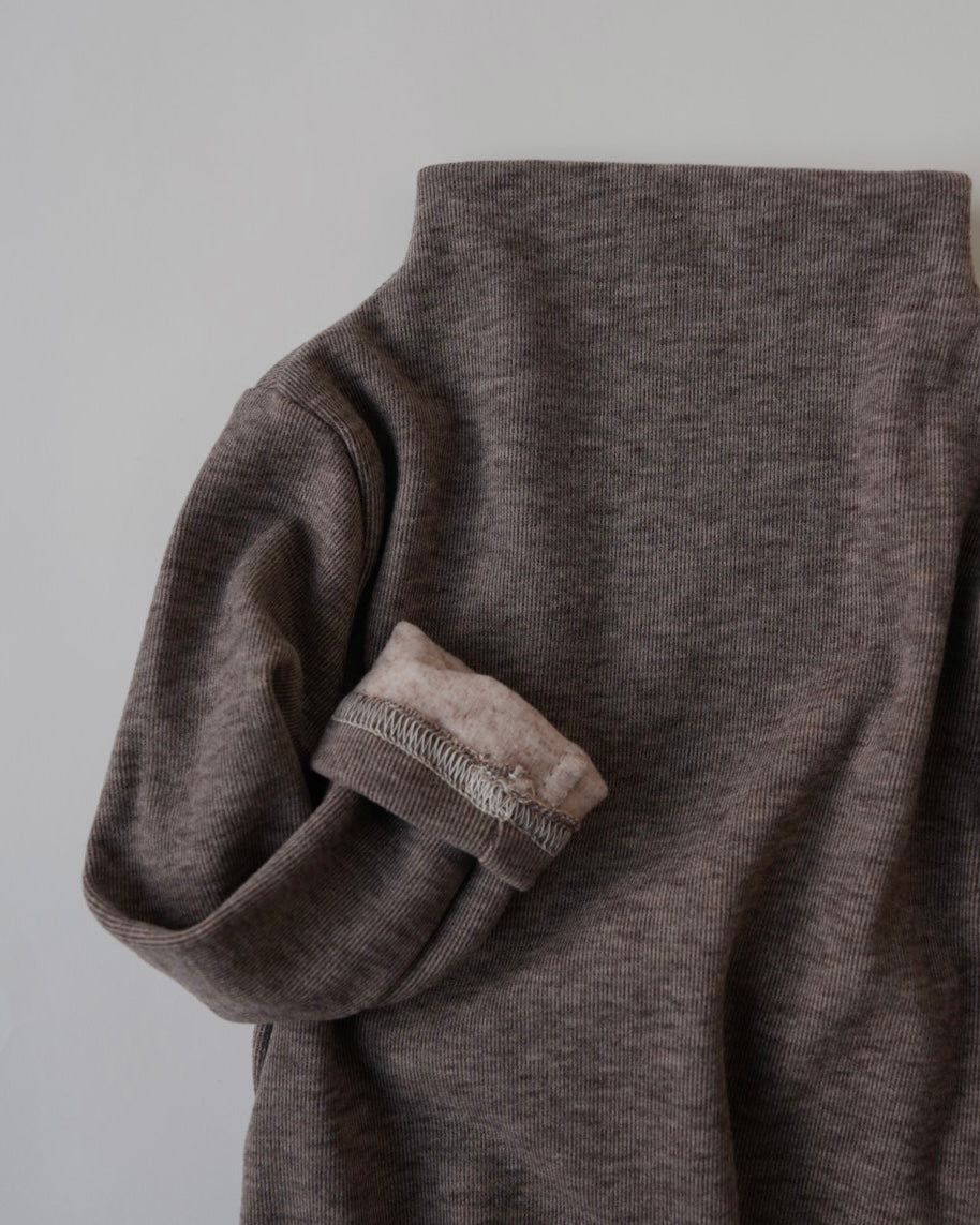 裏起毛モックネックトップス