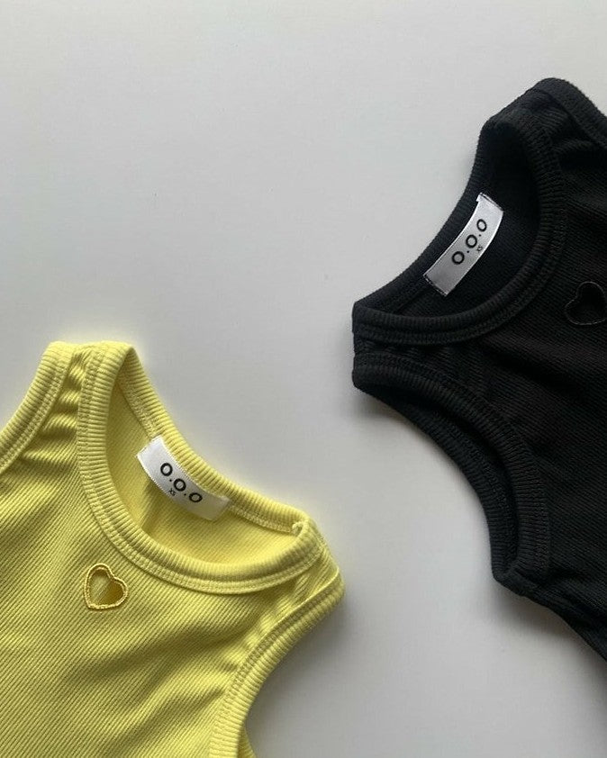 [O.O.O]aster vest