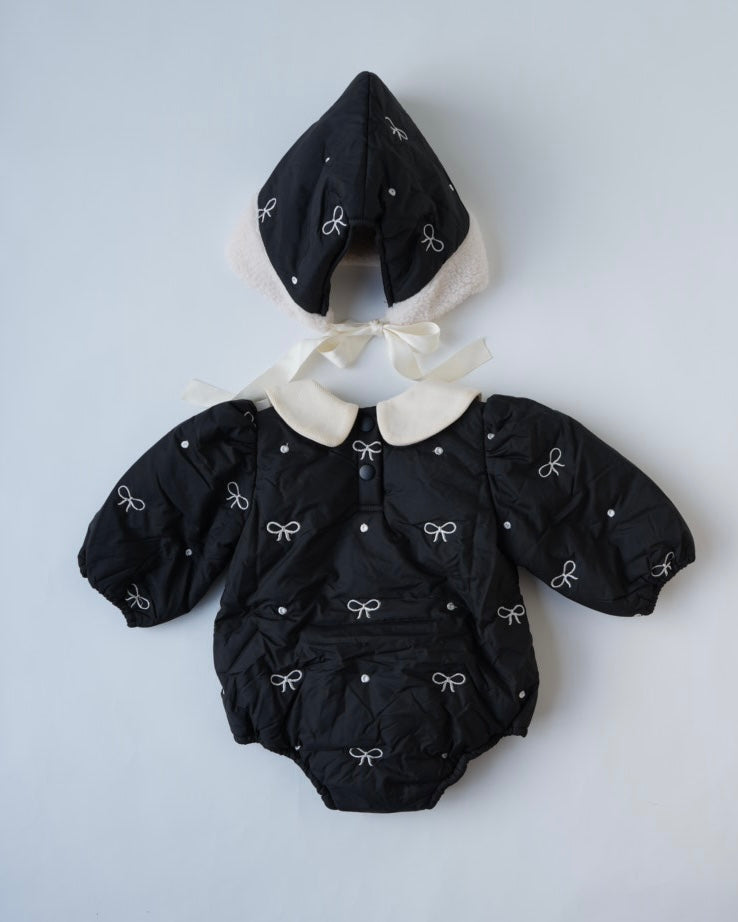 ボンネ付中綿リボンステッチロンパース