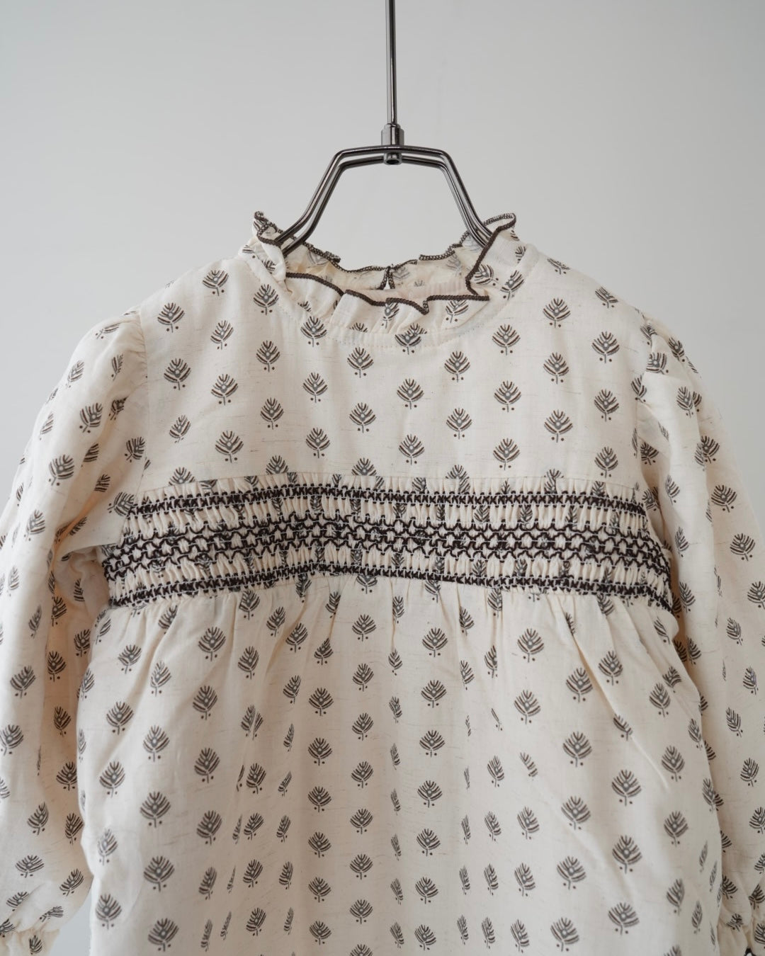 うす綿入りスモッキングワンピース