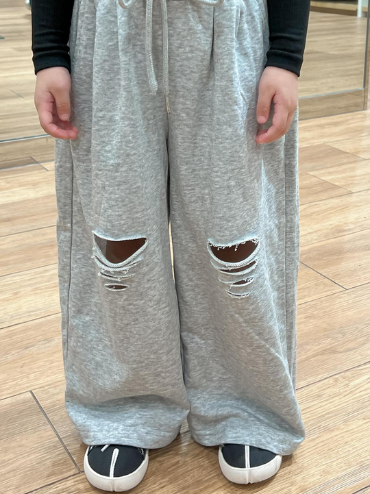 ダメージスウェットパンツ