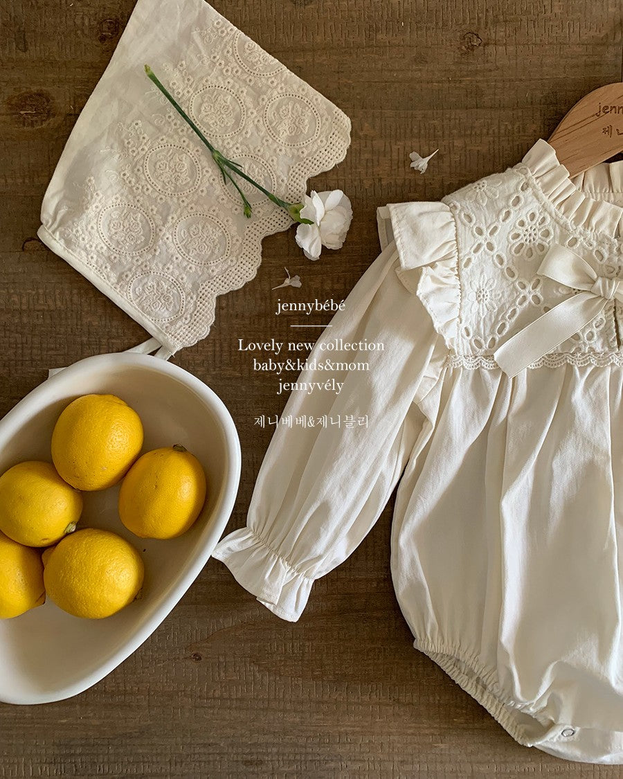 レースビブリボンロンパース