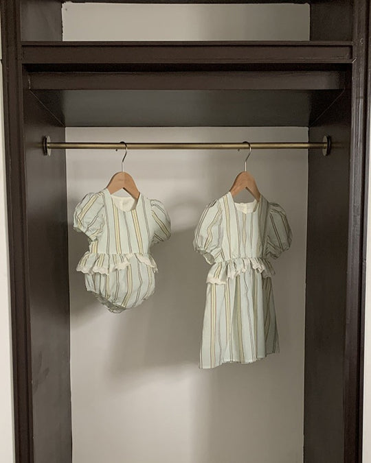 マルチストライプリンクルロンパース