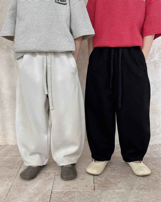 テーパードスウェットパンツ
