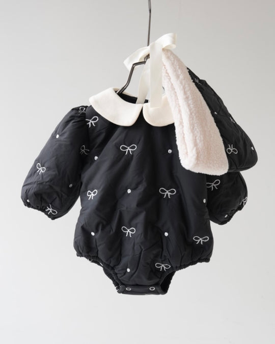 ボンネ付中綿リボンステッチロンパース