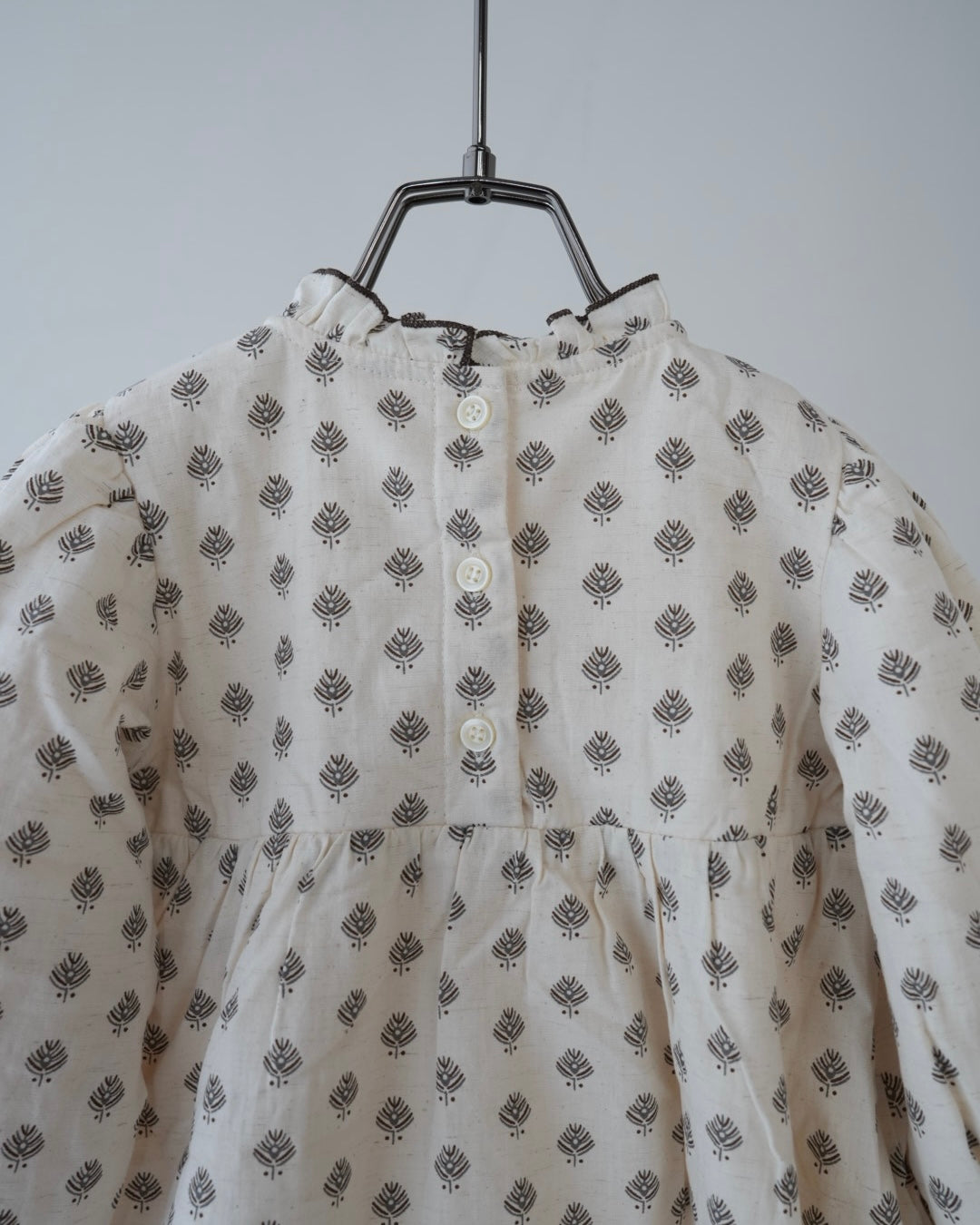 うす綿入りスモッキングワンピース