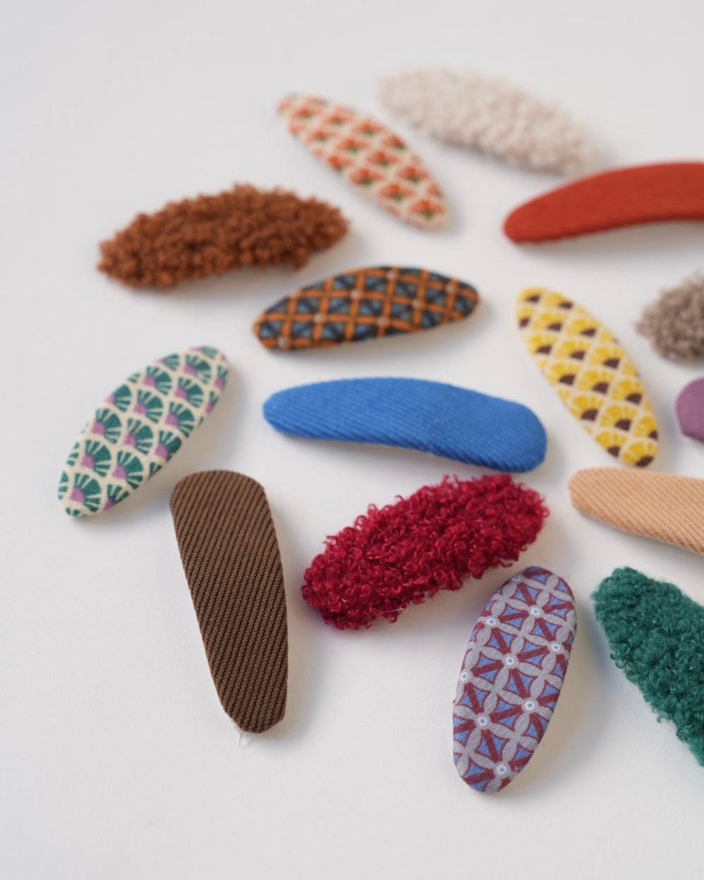 ボア×ファブリックパッチンピン