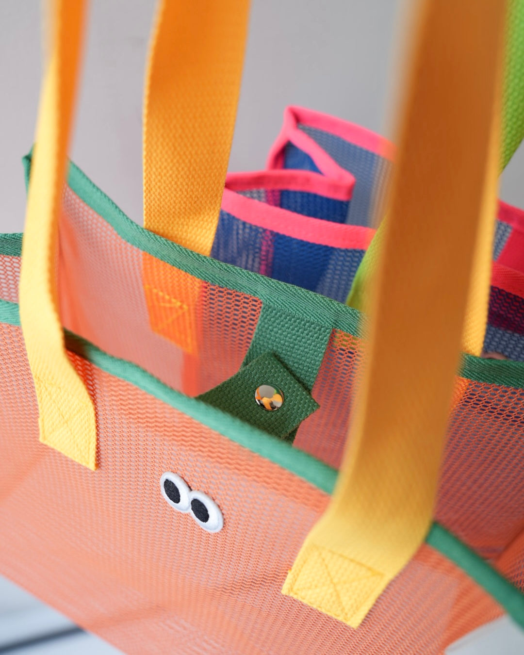 キョロキョロメッシュBAG