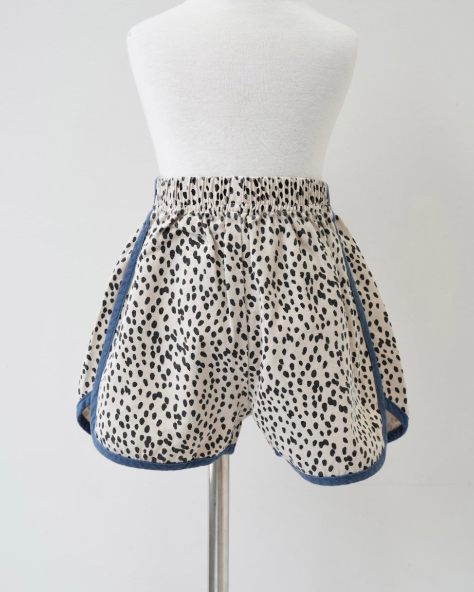 ダルメシアンパイピングショートパンツ