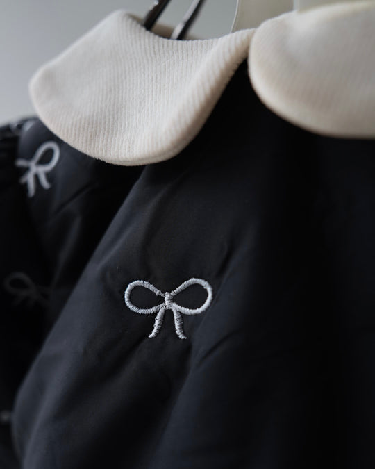 ボンネ付中綿リボンステッチロンパース