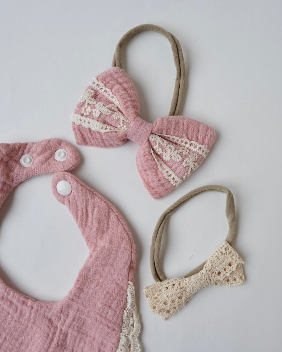 ヘアバンド付フリルガーゼスタイ