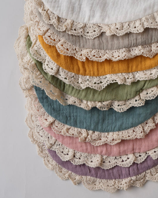 ヘアバンド付フリルガーゼスタイ