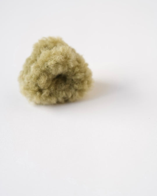 さんかくボアクリップ