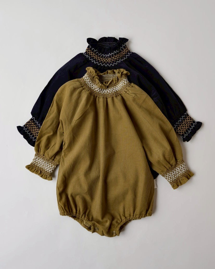 スモッキングピンコーデュロイロンパース