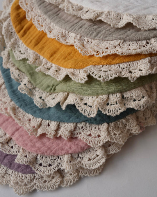 ヘアバンド付フリルガーゼスタイ