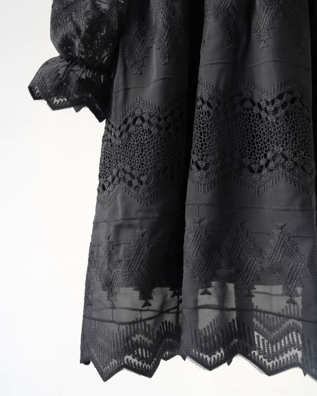 カットワークワンピース