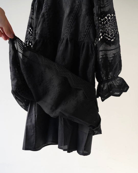 カットワークワンピース