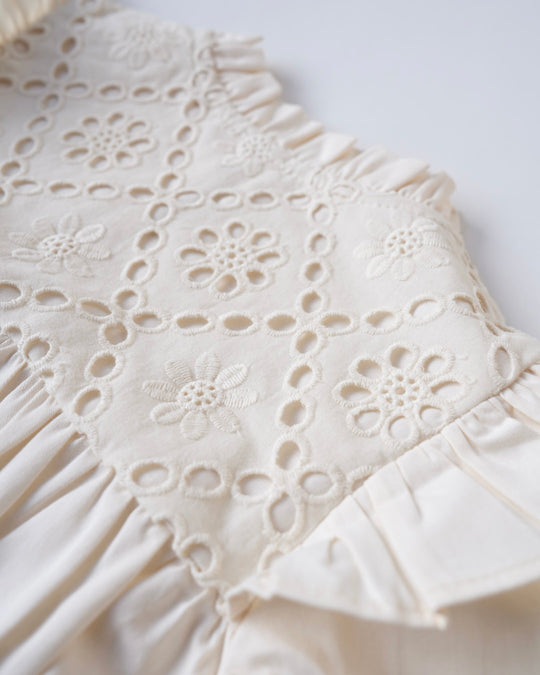 レースビブリボンロンパース