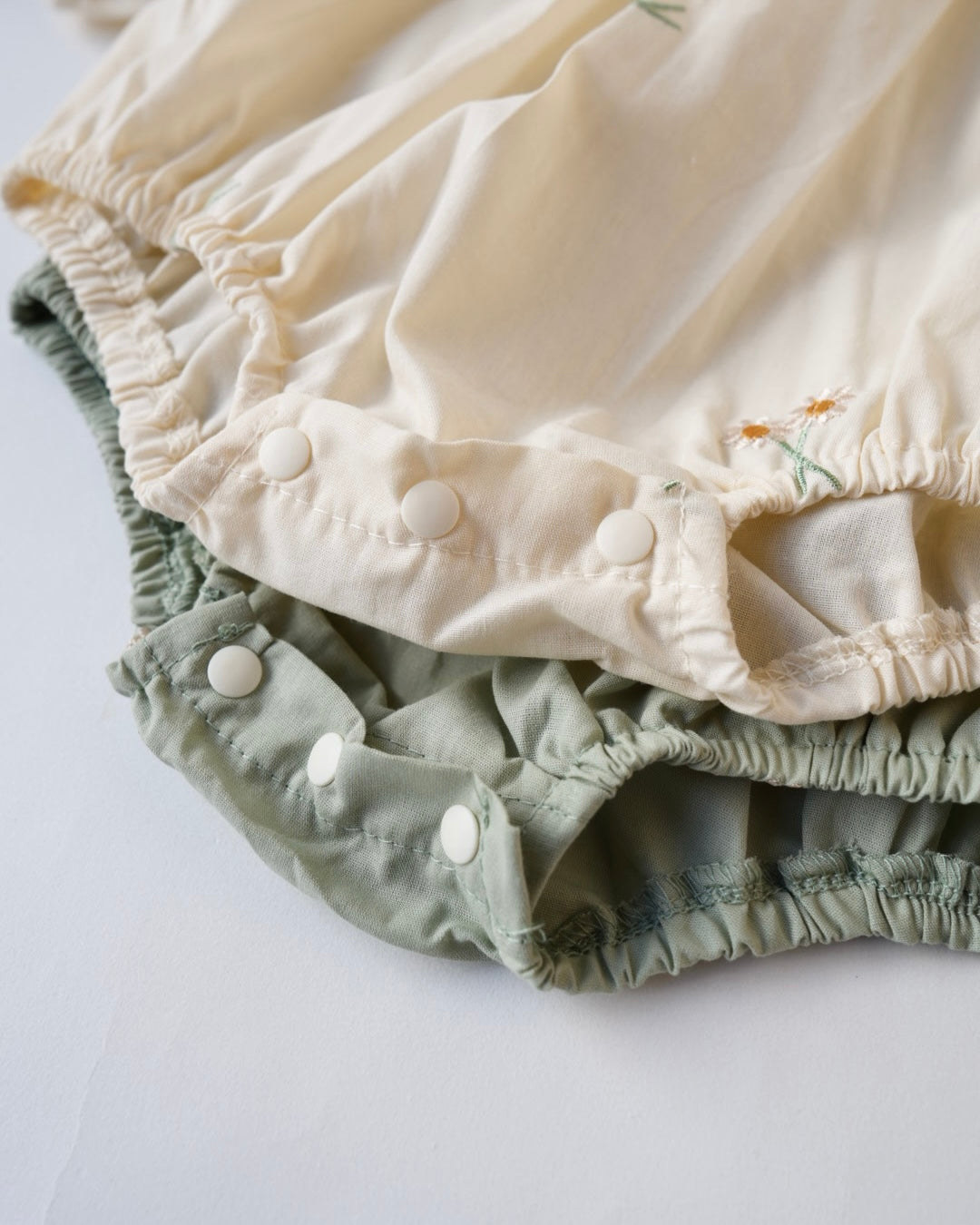 デイジー刺しゅうブラウスロンパース