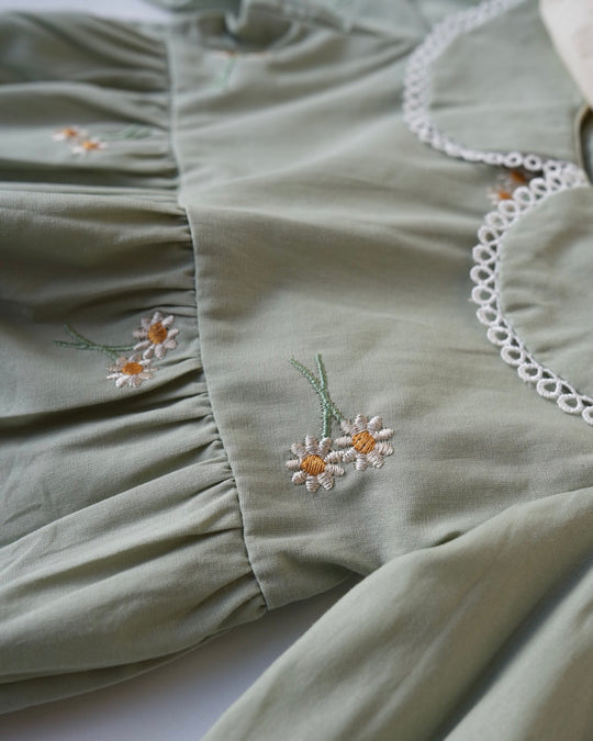 デイジー刺しゅうブラウスロンパース