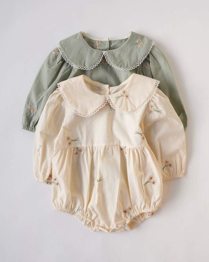 デイジー刺しゅうブラウスロンパース