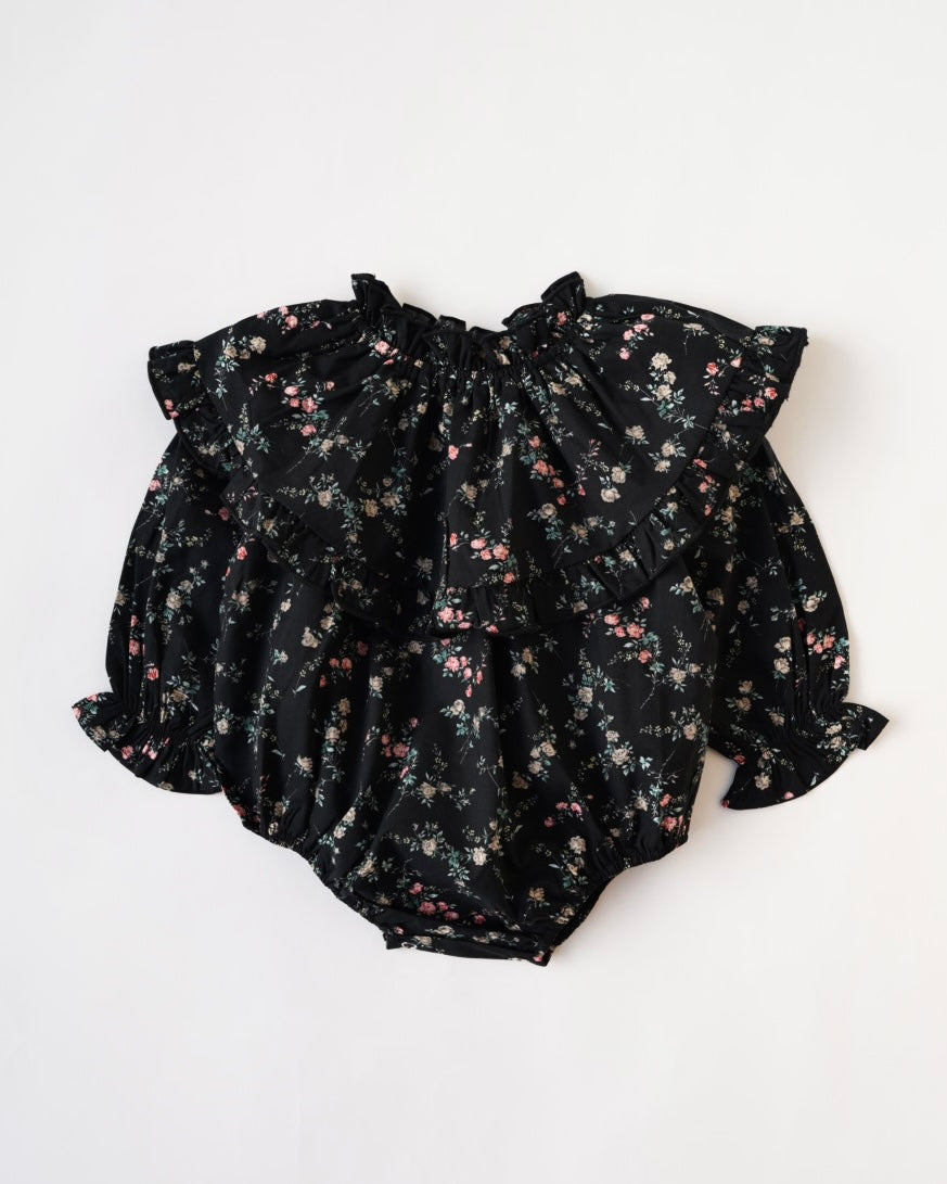 小花柄フリルロンパース