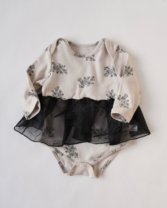 スカート付フラワーロンパース