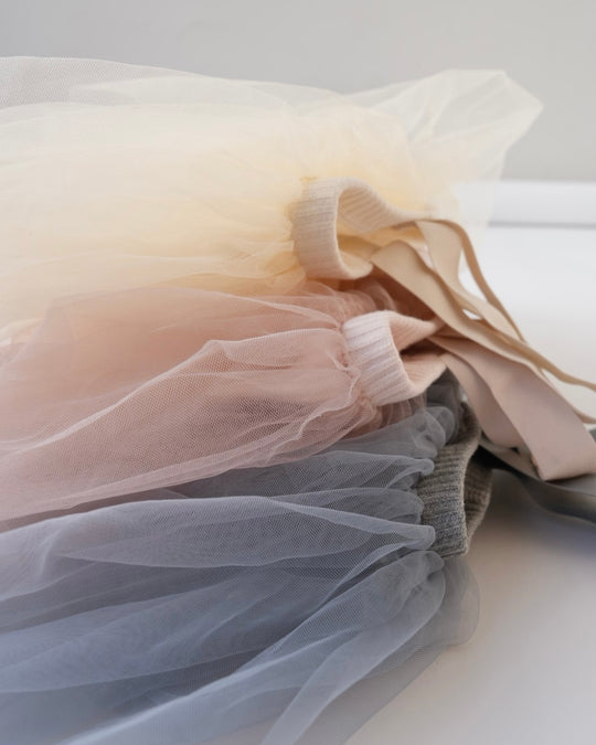 チュールスカートサスレギンス