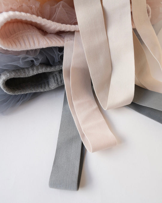 チュールスカートサスレギンス