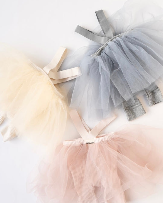 チュールスカートサスレギンス