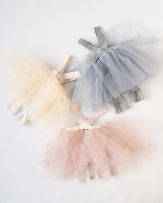 チュールスカートサスレギンス