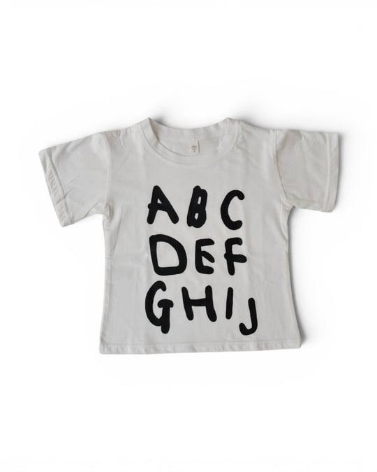アルファベットTシャツ.
