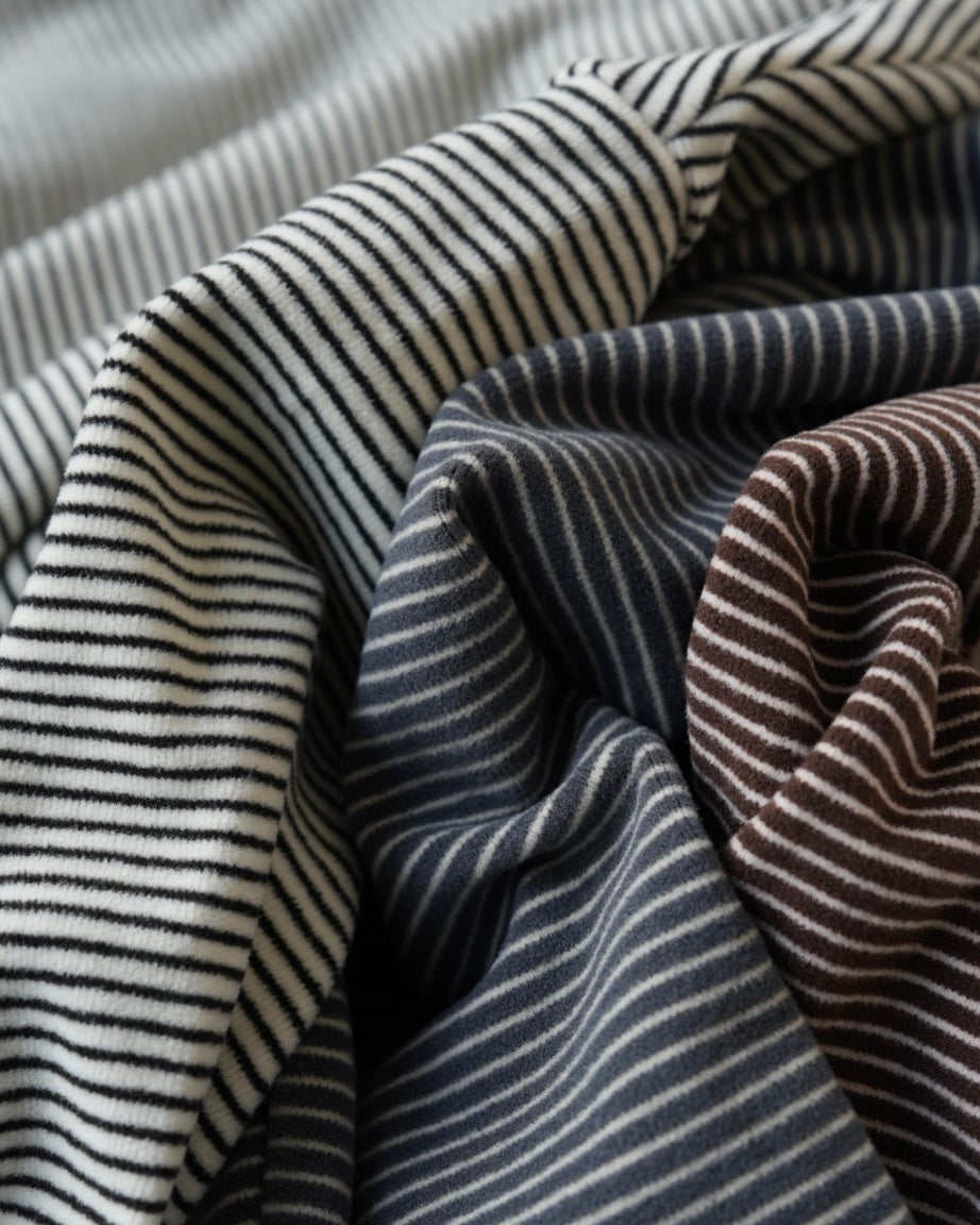 [nunu biel]ボーダー裏起毛モックネック