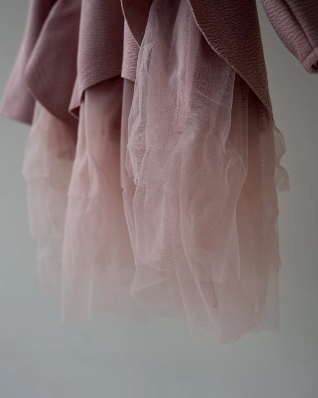 チュールレイヤーラペルトップス