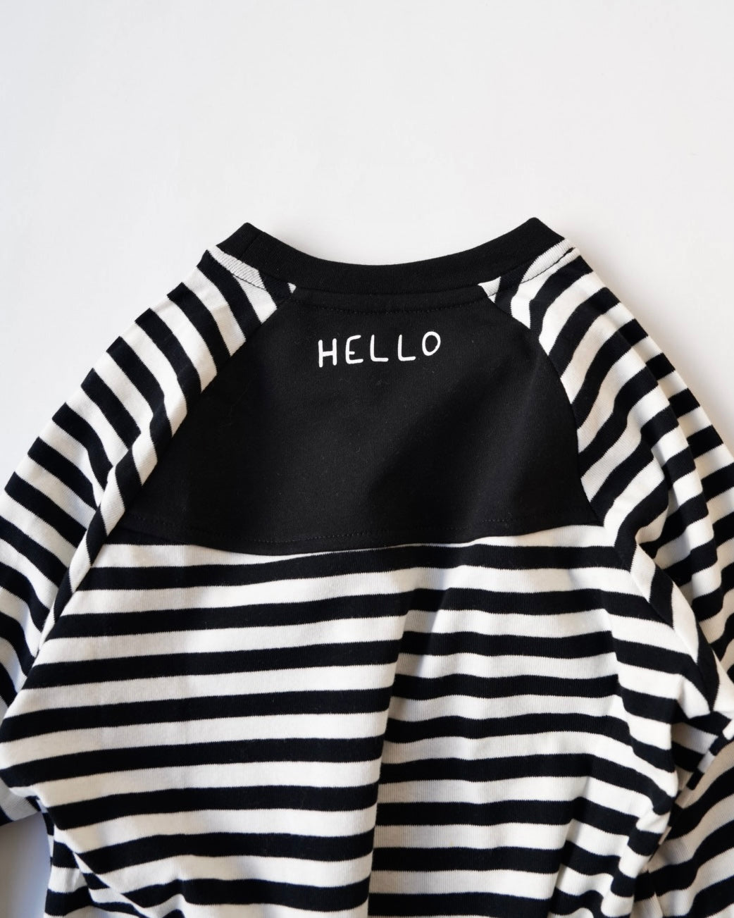 HELLOラグランボーダーTee.