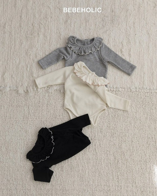 [bebeholic]フリル衿ロンパース