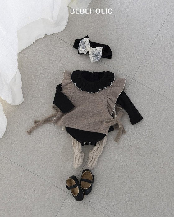 [bebeholic]フリル衿ロンパース