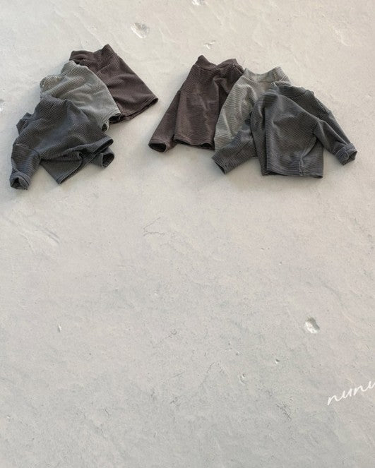 [nunu biel]ボーダー裏起毛モックネック