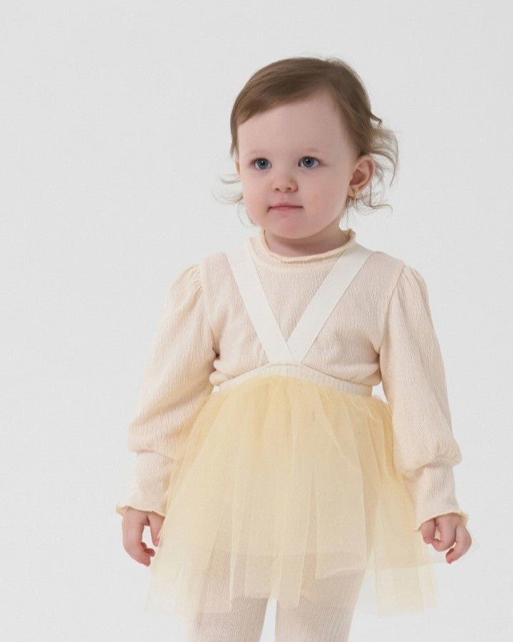 チュールスカートサスレギンス