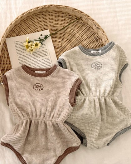 予約[valubebe]クロップド配色スーツ