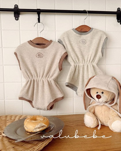 予約[valubebe]クロップド配色スーツ