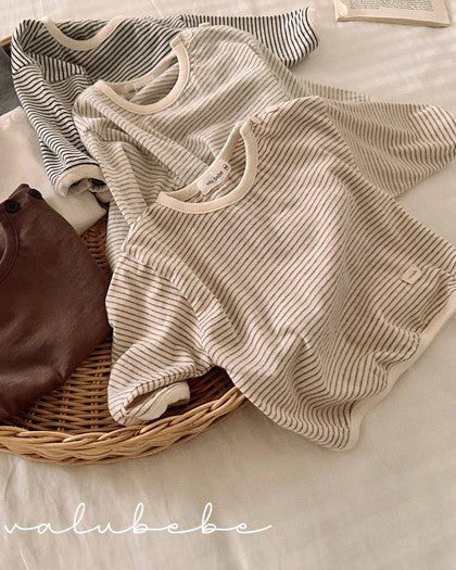 予約[valubebe]ストライプ肩ボタンT