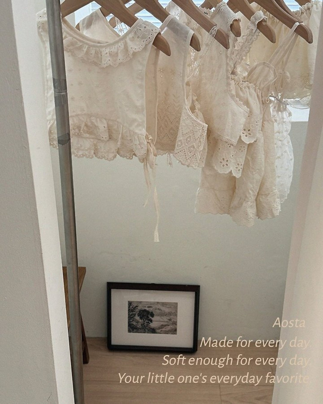 [AOSTA]Lace Olivia Vest