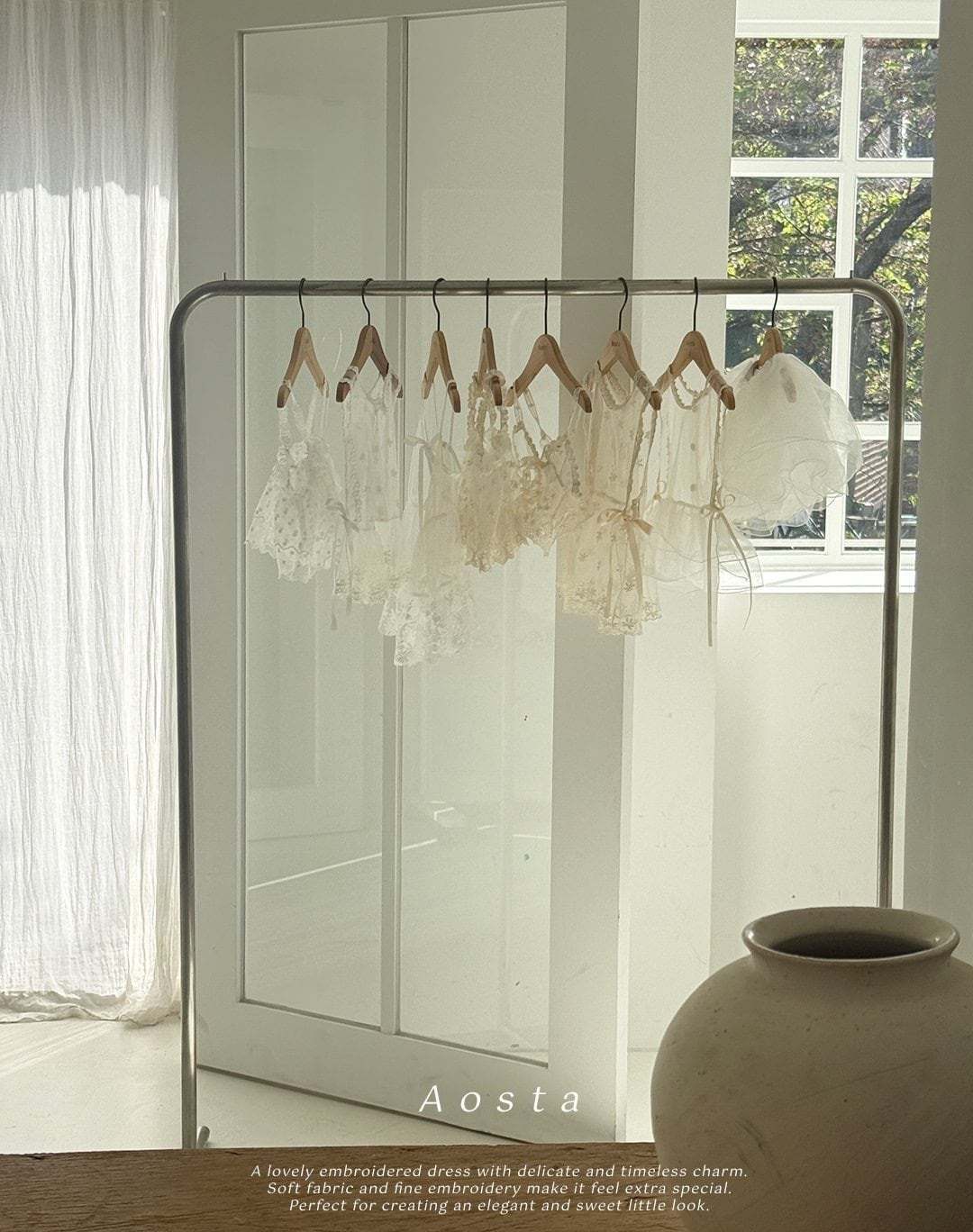 [aosta]lace simple vest