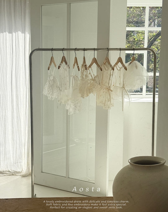[aosta]lace simple vest