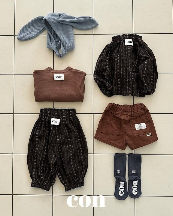 [con]Warm toned shorts