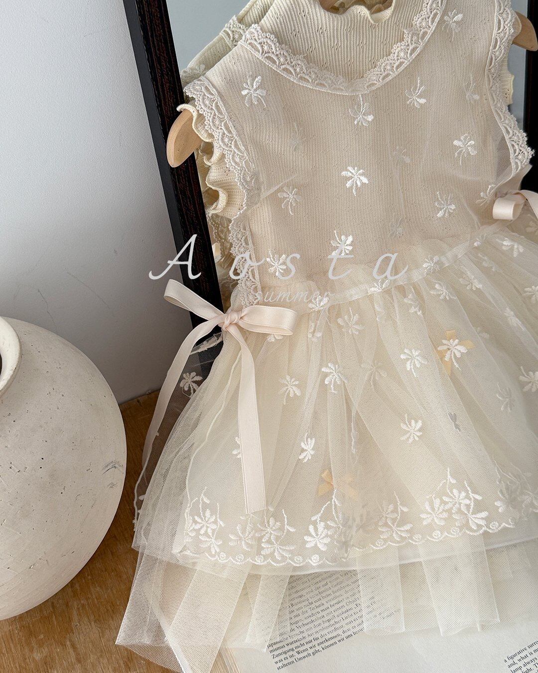 [aosta]lace vest