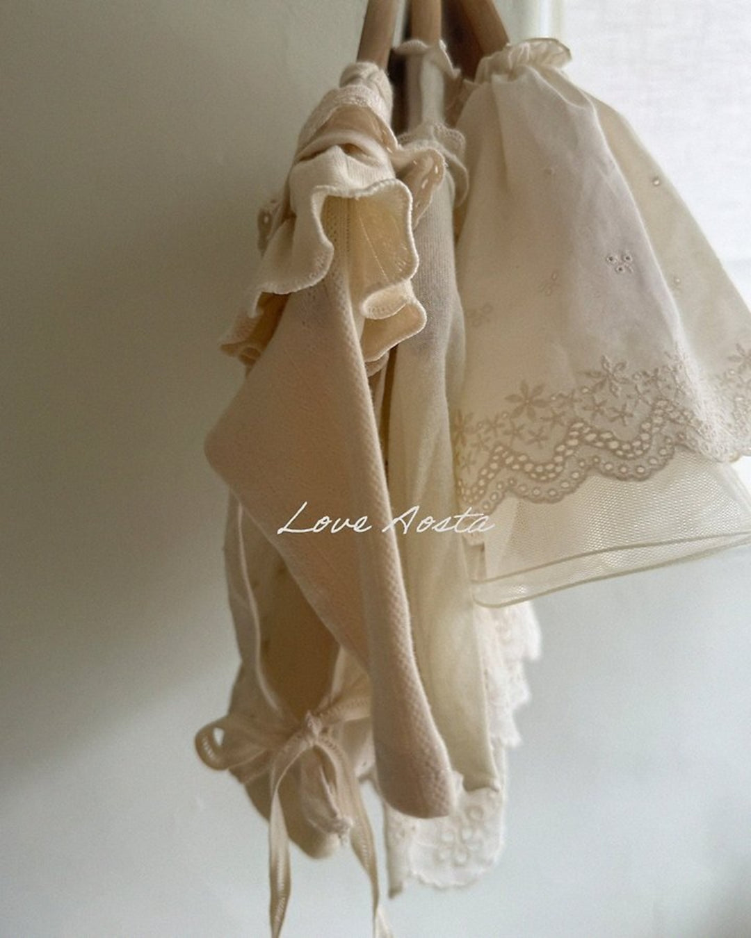 [AOSTA]Lace Olivia Vest