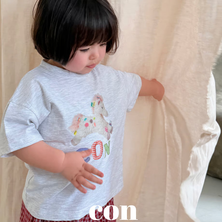 [con]uni corn T-shirt